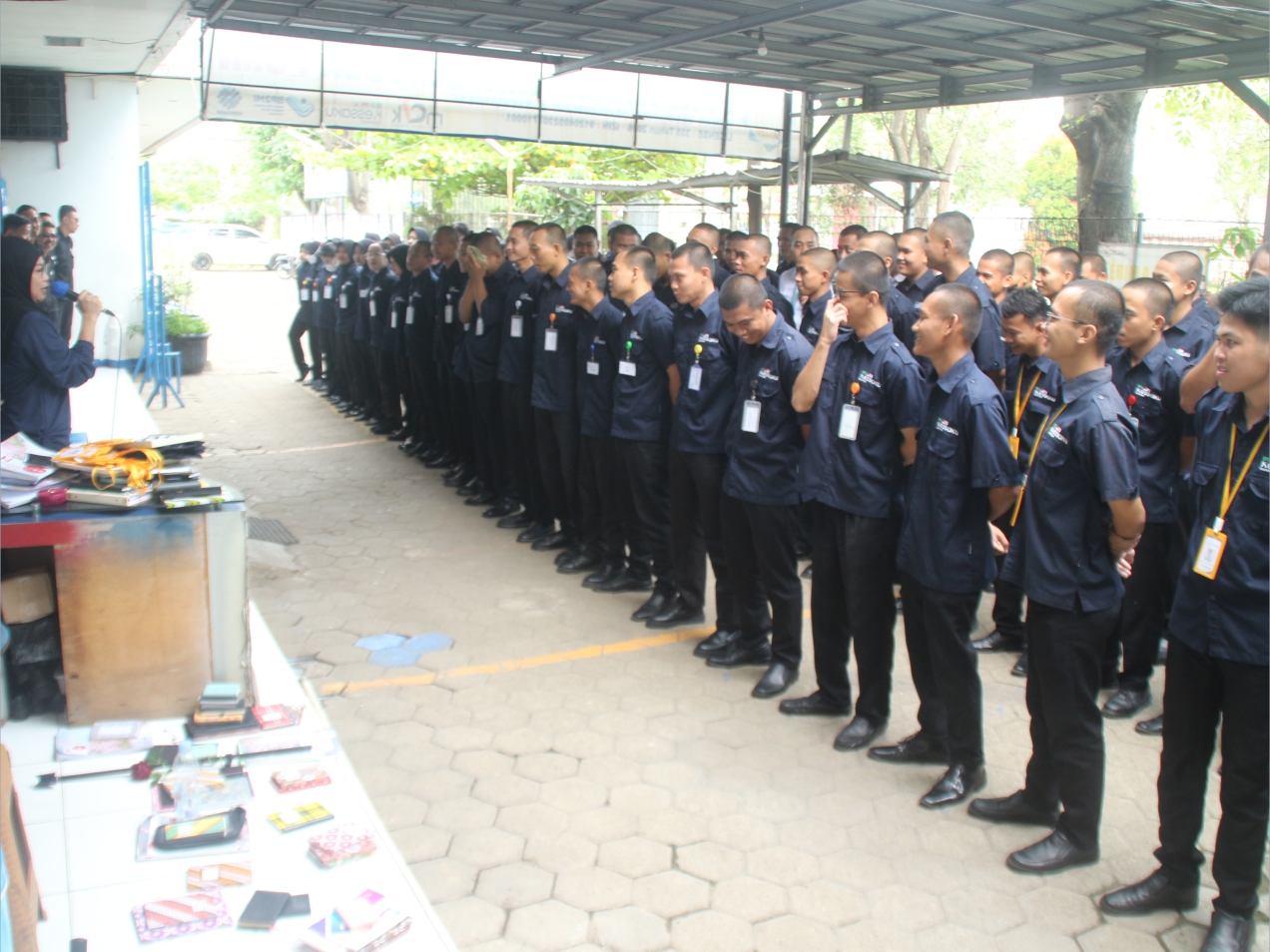 Apel pagi 1